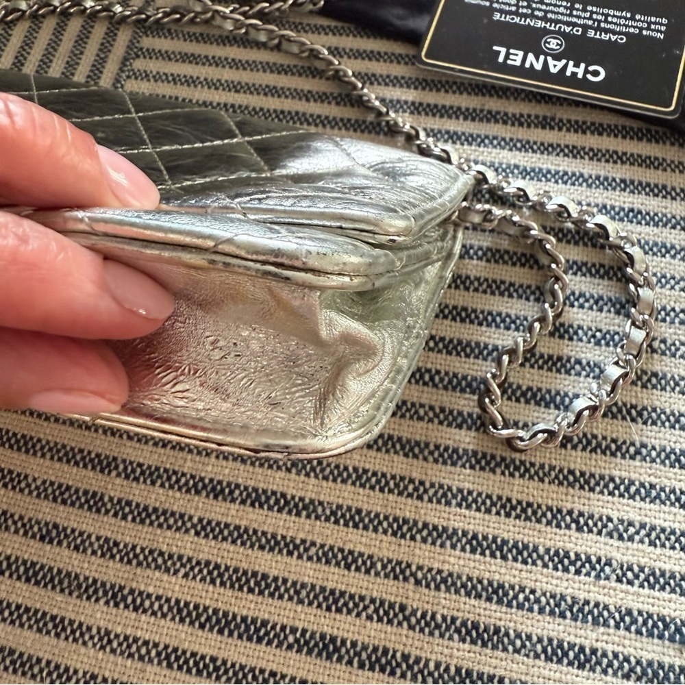 CHANEL Reissue 2.55 WOC Metallic Silver - Picture 6 of 14